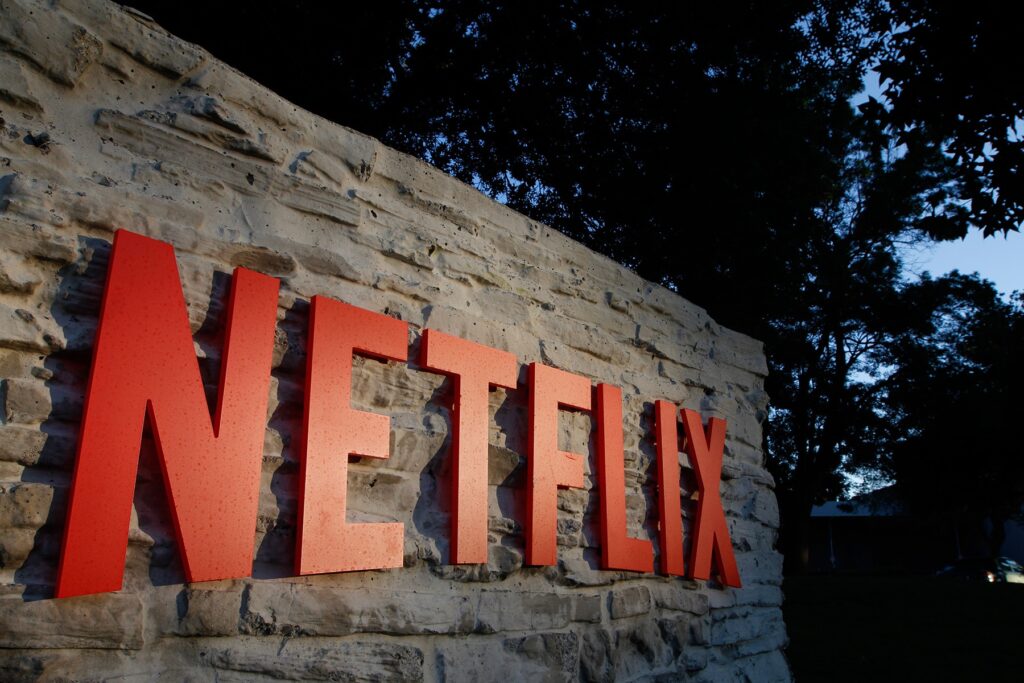 Netflix Şifre Paylaşımını Sınırlayacağını Duyurdu