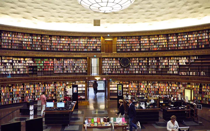 Stockholm Halk Kütüphanesi
