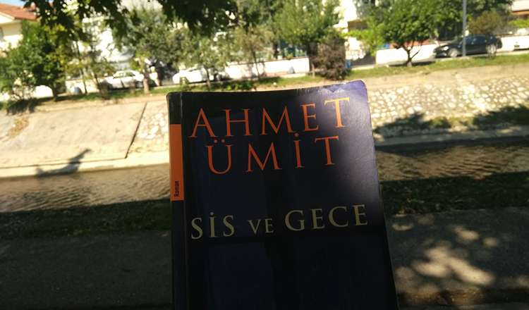 Ahmet Ümit - Sis ve Gece